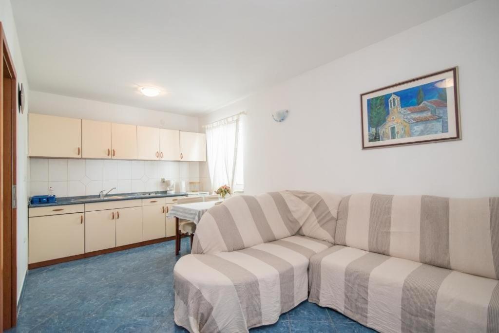 סופטאר Apartments Batinic מראה חיצוני תמונה