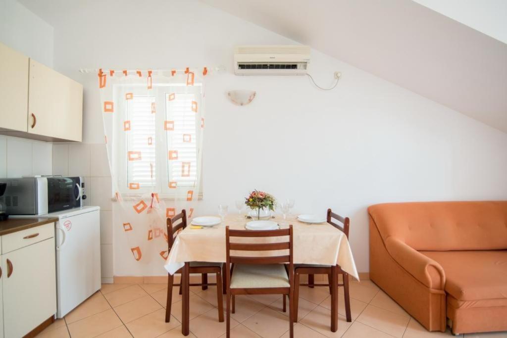 סופטאר Apartments Batinic מראה חיצוני תמונה